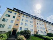 Modern sanierte DG Wohnung mit EBK + Stellplatz in...