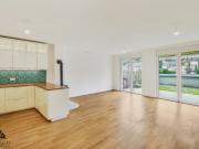 Moderne 3 Zimmer Wohnung mit Garten