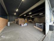 Moderne Halle mit 4 m Höhe und LKW Zufahrt – ca. 355,5...