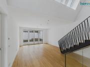 Moderne Loftwohnung mit Schlafgalerie, Garten sowie...