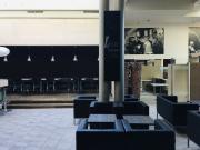 Moderne Lounge Bar Airportcenter Flughafennähe...