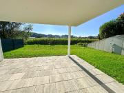 Moderne Mietwohnung mit Terrasse und Garten in St....