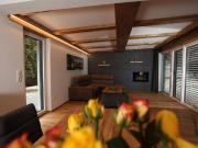 Moderne Neubauwohnung im Tiroler Stil