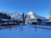 Moderne Neubauwohnung mit eigenem Garten und...