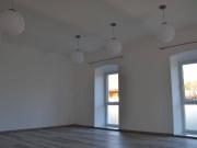 Moderne Praxisfläche mit Terrasse und KFZ Stellplatz in...