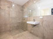 Moderne Stadtwohnung mit idyllischem Garten und Loggia...