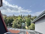 Moderne Stadtwohnung mit Terrasse, Klimaanlage und Parkblick