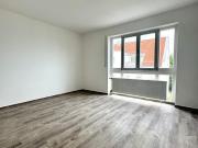Moderne Traumwohnung mit EBK, Südbalkon und TG Stellplatz!