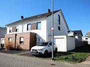 Moderne und energieeffiziente DHH mit Dachstudio!