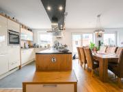 Moderne und großzügige 3 Zimmer Eigentumswohnung mit 99...