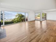 Moderne Villa mit einzigartiger Aussicht und Charakter