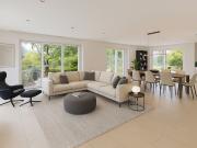 MODERNE VILLA MIT VIEL PLATZ & WELLNESS