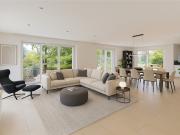 MODERNE VILLA MIT VIEL PLATZ & WELLNESS