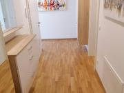 Moderne, vollmöbelierte Wohnung 2 OG am Sonnenfeld in... Moderne, vollmöbelierte Wohnung 2 OG am Sonnenfeld in...