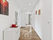 moderne Wohnoase mit eigener Motorradwerkstatt