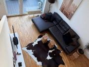 moderne Wohnung im Reihenhaus Stil über 3 Ebenen mit W...