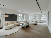 MODERNE WOHNUNG IN KOMPLETT RESTAURIERTER...