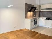 Moderne Wohnung mit Aufzug und Balkon ideal für Paare...