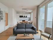 MODERNE WOHNUNG MIT BALKON