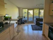 Modernes Apartment mit Loggia in Ruhelage
