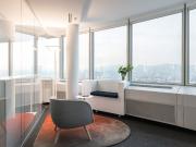 Modernes Büro mit Aussicht im Milleniumtower