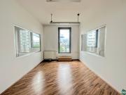 Modernes Büro mit guter Anbindung und Terrasse