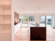 Modernes Einfamilienhaus in ökologischer Holzbauweise...