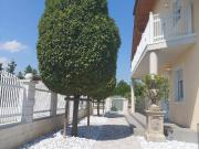 Modernes Einfamilienhaus mit 7 Zimmern und Garten in...