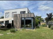 Modernes Einfamilienhaus mit Garten und Geothermie