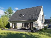 Modernes Einfamilienhaus von Elbe Haus® in Leipzig Mockau Modernes Einfamilienhaus von Elbe Haus® in Leipzig Mockau