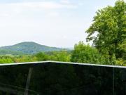 Modernes Haus mit Garten, Pool und Fernblick