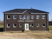 Modernes Landanwesen Bj. 2021 mit Wohnhaus, Halle,...