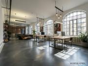 Modernes Loft Büro in historischer Seidenfabrik –...