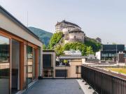 Modernes Penthouse mit Dachterrasse & Festungsblick –...