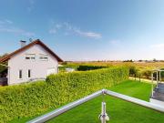 Modernes Reihen Eckhaus mit Garten / Terrassen /...