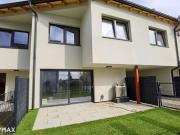 Modernes Reihenhaus mit 4 Zimmern und kleinem Garten in...