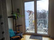 Modernes Studio Apartment: Wohnen und Arbeiten in