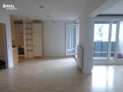 Modernes Studio mit Loggia und perfektem Grundriss