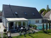 Modernes Traumhaus mit Gartenidyll!