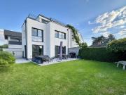 Modernes Traumhaus mit großer Dachterrasse und... Modernes Traumhaus mit großer Dachterrasse und...