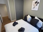 Modernes Wohnen am Wasser – 4 Zimmer möbliert