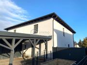 Modernes Wohnen: Doppelhaushälfte mit Doppel Carport