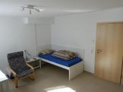 Modernes Zimmer mit eigenem Zugang in Frankfurt