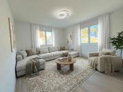 Modernes Zuhause mit grosser Terrasse und freiem Blick...