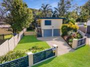 MODERNISED HIGH SET WITH 2 LIVING AREAS, PATIO, SPA & DECK!