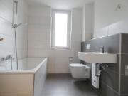 Modernisierte 2 Zi Wohnung mit Wohnküche und Loggia in...