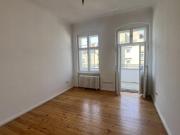 Modernisierte 2 Zimmer Altbauwohnung mit 2 Balkonen I...