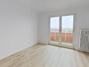 Modernisierte 2 Zimmer Wohnung mit BALKON und EBK im...