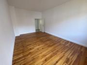 Modernisierte 2 Zimmerwohnung mit Balkon.