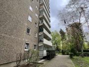 Modernisierte 3 Zimmer Wohnung mit EBK und Balkon in...